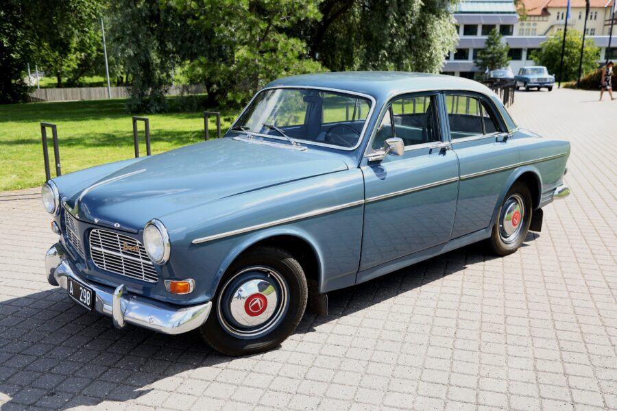 Volvo P 120