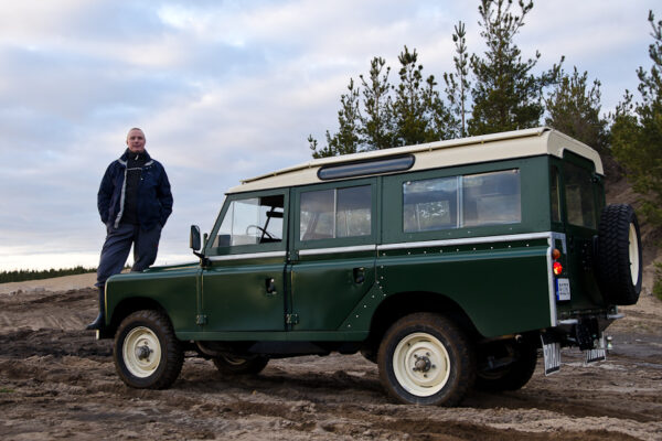 Land Rover 109 Series III