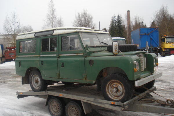 Land Rover 109 Series III