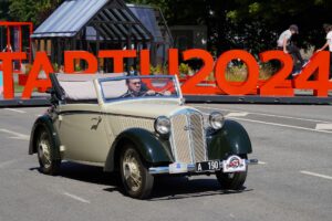 Hansaretro 2020 autovabaduse puiestee