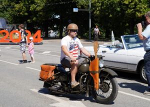 Hansaretro 2020 autovabaduse puiestee