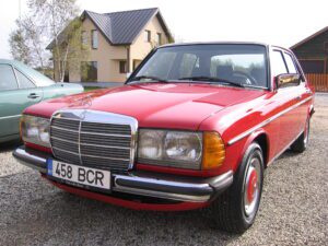 Mercedes-Benz 200 W123