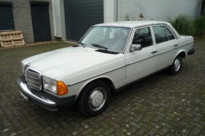 Mercedes-Benz 230 1977