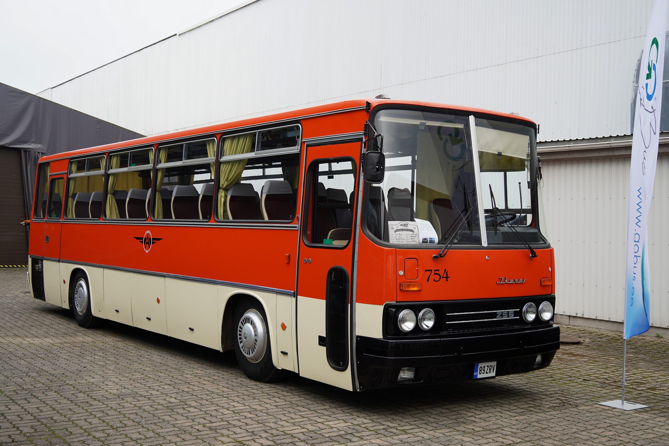 Ikarus 256 - Wikipedia