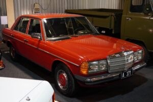 Mercedes-Benz 200 1985