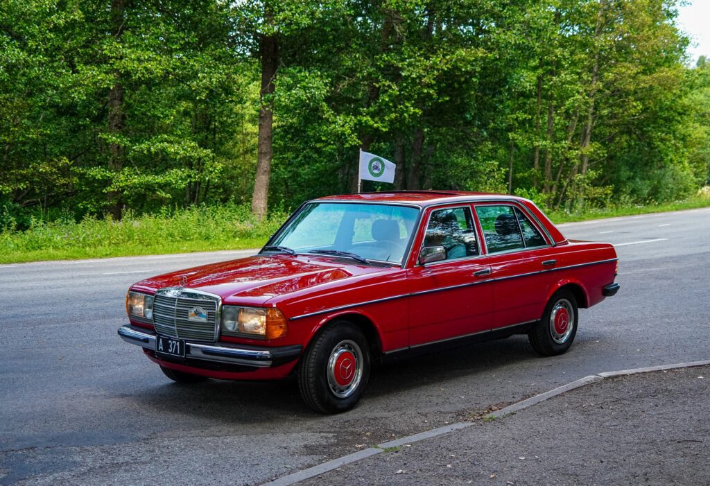 Mercedes-Benz 200 1985 a.